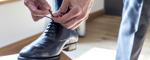 皮鞋劃痕怎麼修復 如何修復皮鞋刮痕