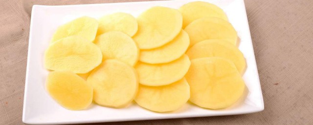 切圓土豆片的方法 如何切圓土豆片