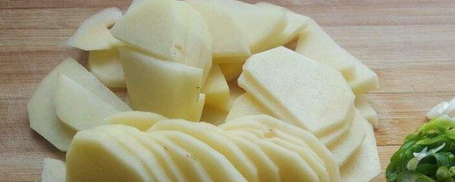 切土豆片兒的方法 如何切土豆片
