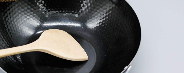 鐵鍋第一次用怎麼處理 鐵鍋第一次用處理方法