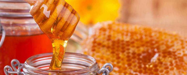 吃蜂蜜有什麼功效 吃蜂蜜的功效介紹