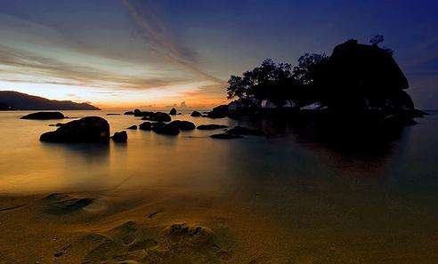 巴巷海灘 Teluk Bahang Beach