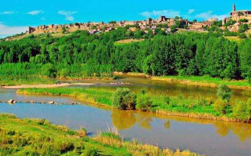 迪亞巴克爾堡與哈威塞爾花園文化景觀 Diyarbakr Fortress and Hevsel Gardens Cultural Landscape