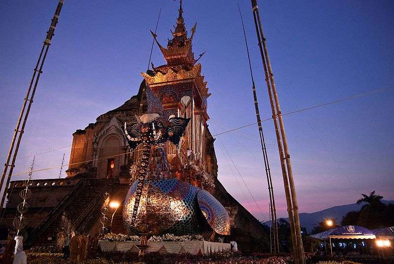 契迪龍寺 Wat Chedi Luang