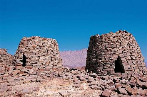巴特庫特姆和艾因考古遺址 Archaeological Sites of Bat Al-Khutm and Al-Ayn