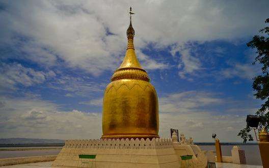 布巴雅塔 Bupaya Pagoda