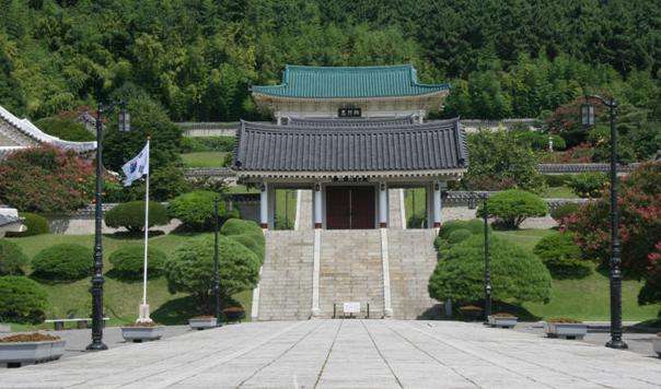 釜山忠烈祠 Busan Martyrs Shrine
