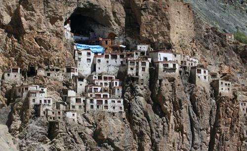 普加塔修道院 Phugtal Monastery