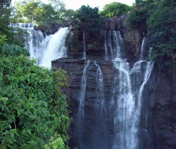 博阿利瀑布 Boali Waterfalls