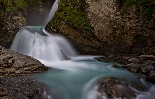 賴興河瀑布 Reichenbach Falls