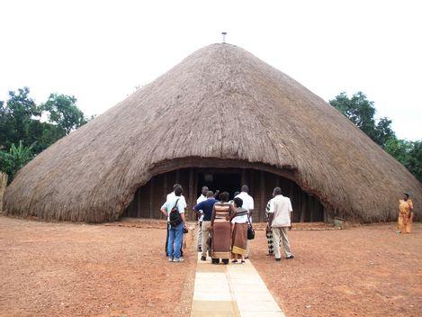 巴幹達國王們的卡蘇比陵 Tombs of Buganda Kings at Kasubi