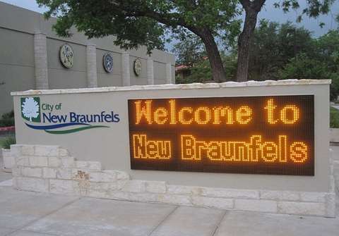 新布朗費爾斯 New Braunfels