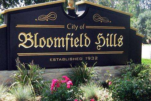 布盧姆菲爾德希爾斯 Bloomfield Hills