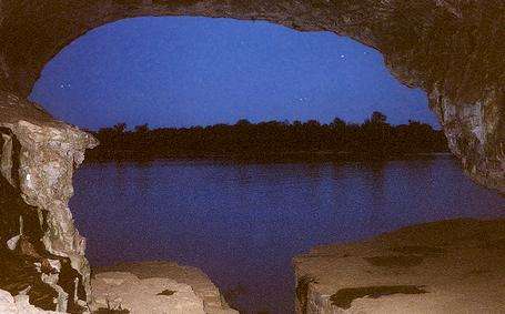 石洞州立公園 Cave-in-Rock State Park