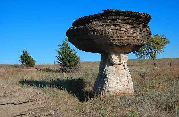 蘑菇岩州立公園 Mushroom Rock State Park