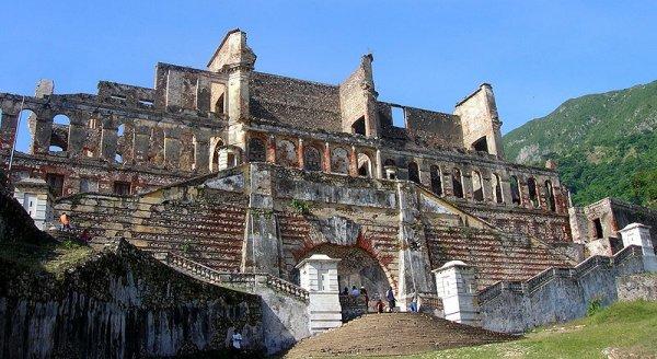 國家歷史公園的城堡桑斯蘇西宮拉米爾斯堡壘 National History Park-Citadel Sans Souci Ramiers
