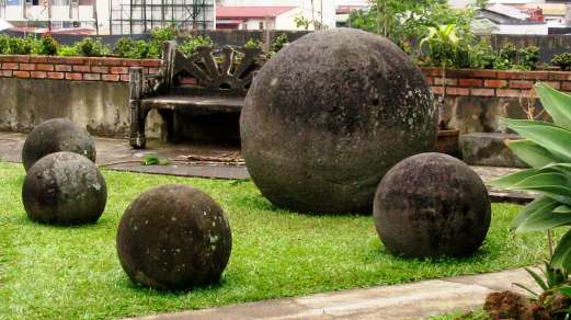 迪奎斯三角洲石球以及前哥倫比亞人酋長居住地 Precolumbian chiefdom settlements with stone spheres of the Diquís