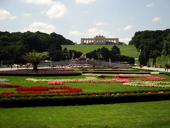 申布倫宮殿和花園 Palace and Gardens of Schnbrunn