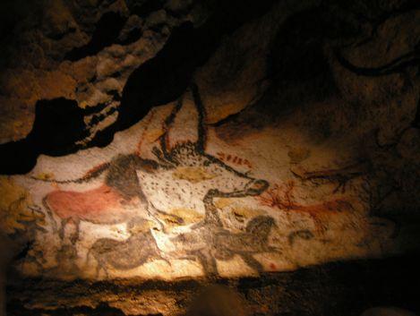 韋澤爾峽谷洞穴群與史前遺跡 Prehistoric Sites and Decorated Caves of the Vézère Valley