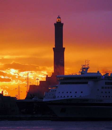 燈籠塔 Lighthouse of Genoa