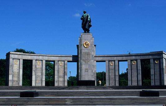蘇維埃戰爭紀念碑蒂爾加藤 Soviet War Memorial Tiergarten