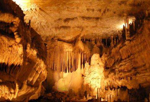 馬倫戈洞 Marengo Cave