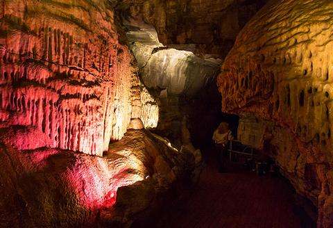 何奧洞 Howe Caverns
