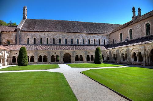 豐特萊的西斯特爾教團修道院 Cistercian Abbey of Fontenay