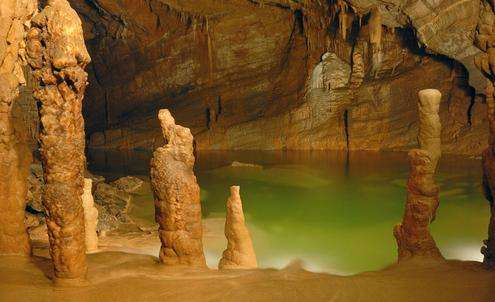 克瑞茲納溶洞 Krina Cave