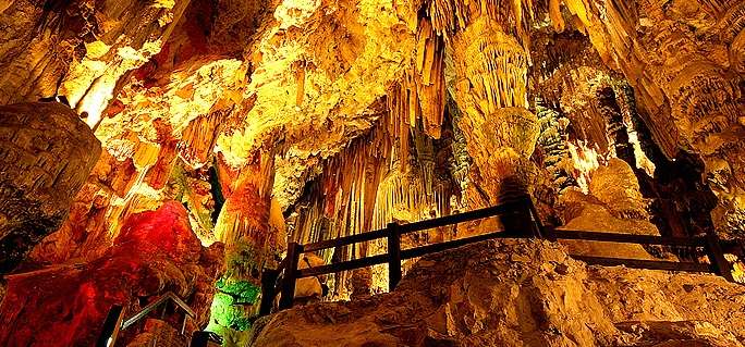 聖邁克爾岩洞 St. Michael's Cave