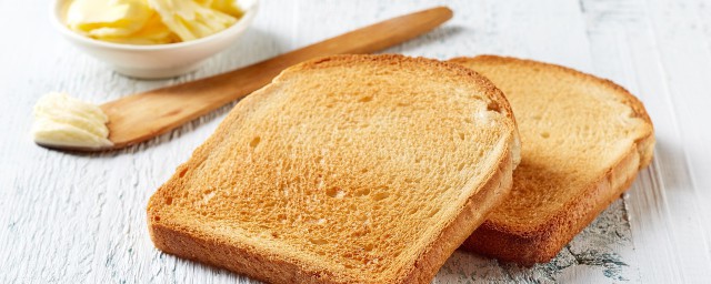 如何在烤箱裡烤面包更美味 怎麼在烤箱裡烤面包更美味