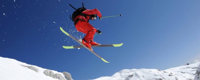 自由式滑雪大跳臺最大特點 自由式滑雪大跳臺最大特點是什麼