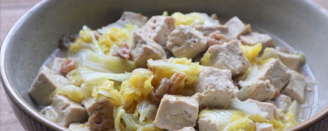 白菜燉凍豆腐的傢常做法 白菜燉凍豆腐怎麼做