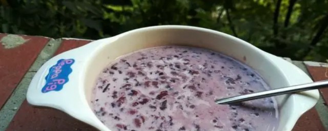椰香芋頭紫米粥的傢常做法 如何做椰香芋頭紫米粥