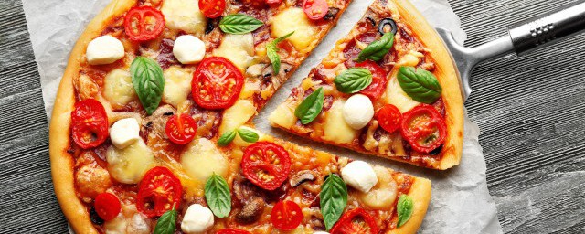 如何制作披薩傢常做法 披薩的烹飪方法