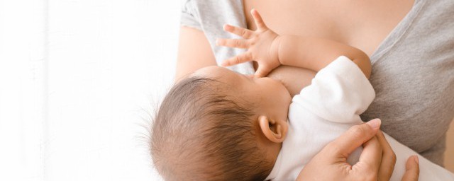 寶寶喝初乳的好處 寶寶喝初乳的好處有哪些呢