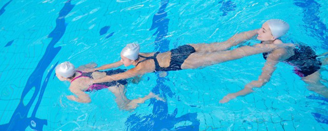 遊泳對身體有什麼好處呢 遊泳對身體的好處介紹
