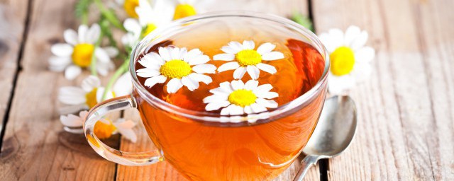 喝菊花茶有什麼好處和壞處 喝菊花茶有什麼好處和壞處呢