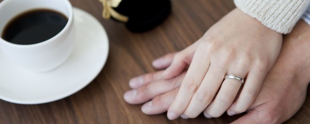 男生戒指戴哪個手比較合適結婚 男士結婚戒指如何戴