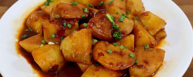 土豆怎麼吃好吃又簡單 紅燒土豆的做法