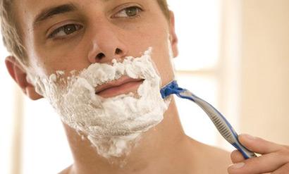 男性刮胡子的一些技巧