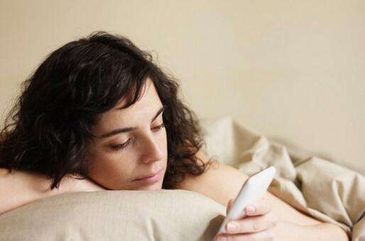 女性睡前如何護膚 避免這些做法