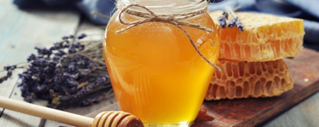 蜂蜜的營養成分及功效 蜂蜜的營養成分及功效分別介紹