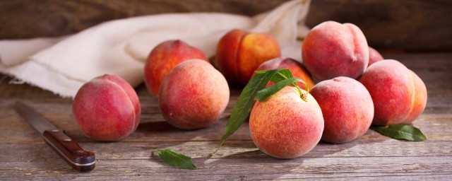 吃桃子對皮膚好嗎 吃桃子對皮膚好不好