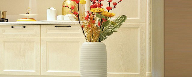 客廳擺放花瓶有什麼風水講究 傢裡客廳擺放花瓶有什麼風水講究呢