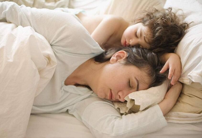 10歲兒童跟父母睡的危害是什麼