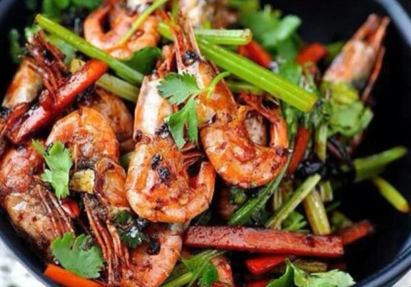 芹菜炒大蝦的做法是什麼