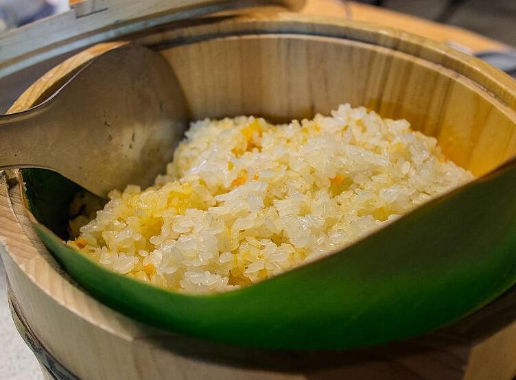 木桶蒸糯米飯怎麼做