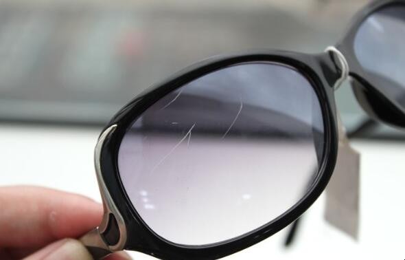 眼鏡片有劃痕怎麼修復