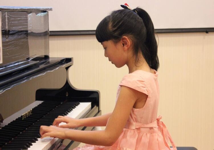 孩子學習鋼琴有哪些好處